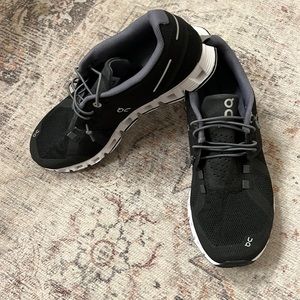 Women’s ON slip on sneaker